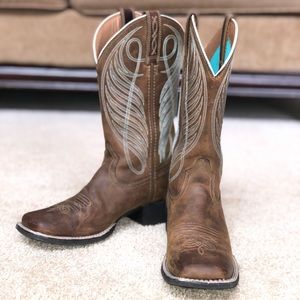 Cowgirl boots: size 6.5